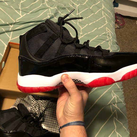Jordan 11 - Picture 3 of 4